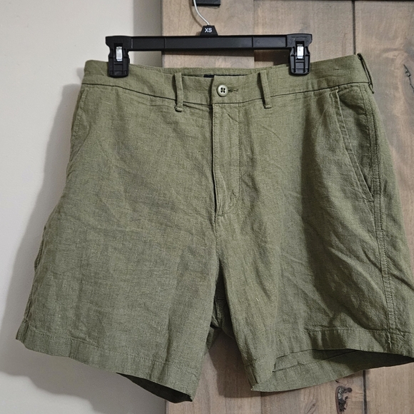 ABERCROMBIE & FITCH Linen Blend Plaint Front 5" Shorts. Olive Green.Size 33 NWT - Picture 3 of 14